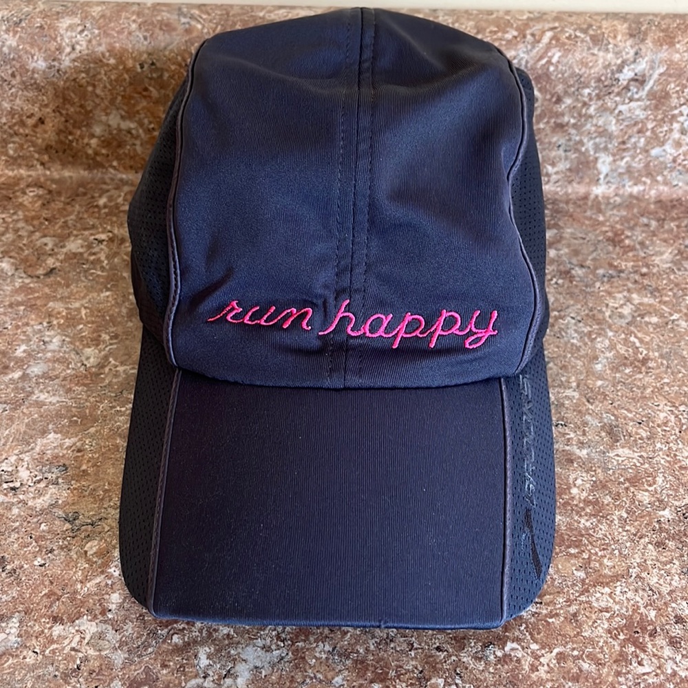 Women’s Brooks Run Happy running hat, cap